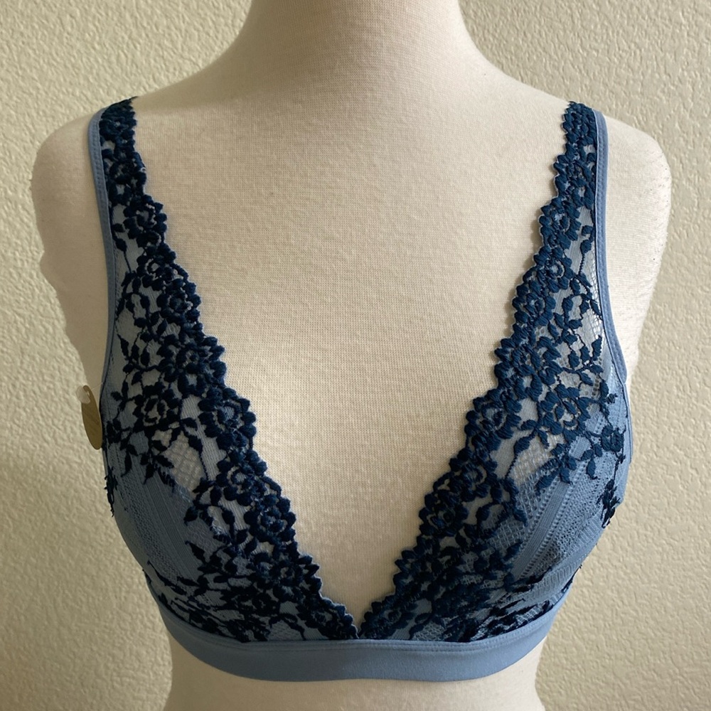 Wacoal Embrace Lace Wire Free Bra Blue Adjustable‎ Racerback Comfort